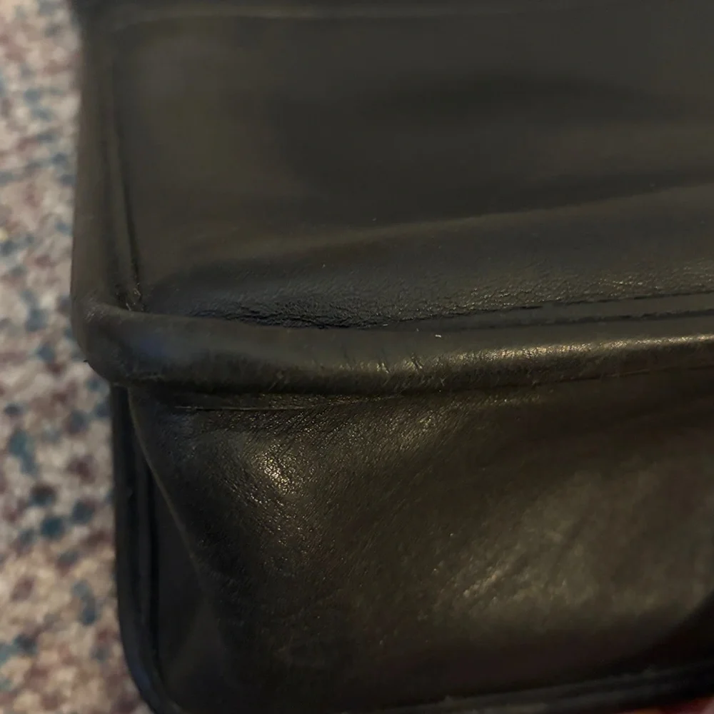 Vintage Coach Willis Leather Crossbody Bag in Black